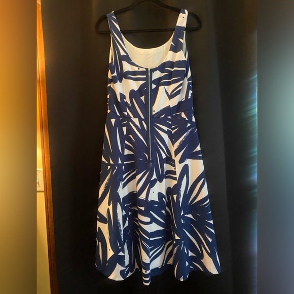 Donna Morgan, Pattern Dress - Picture 3 of 7